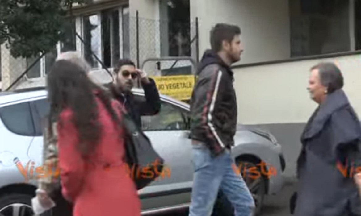 Alessandro Di battista va a votare e sbaglia seggio