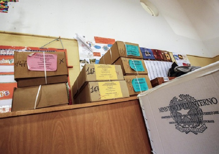 Elezioni, il primo sconfitto è l'astensionismo. Ma a chi sono andati questi voti in più? La storia dice...