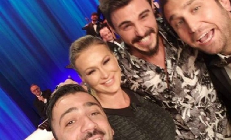 Francesco Monte e Eva Henger, l'abbraccio al "Maurizio Costanzo Show"