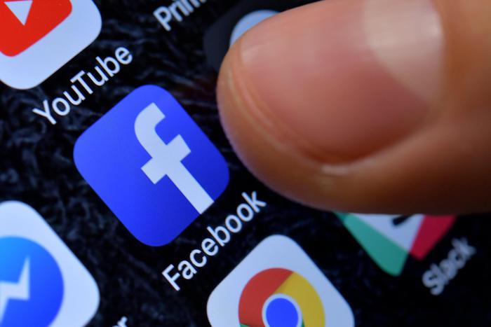 Facebook, Google e i loro fratelli. non pagano le tasse? Tutto ok, c'è il tax ruling...