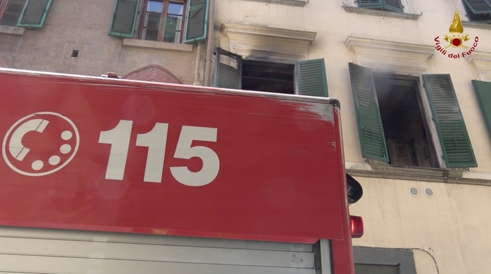 Firenze, studentesse americane cuociono pasta senza acqua e danno fuoco alla cucina