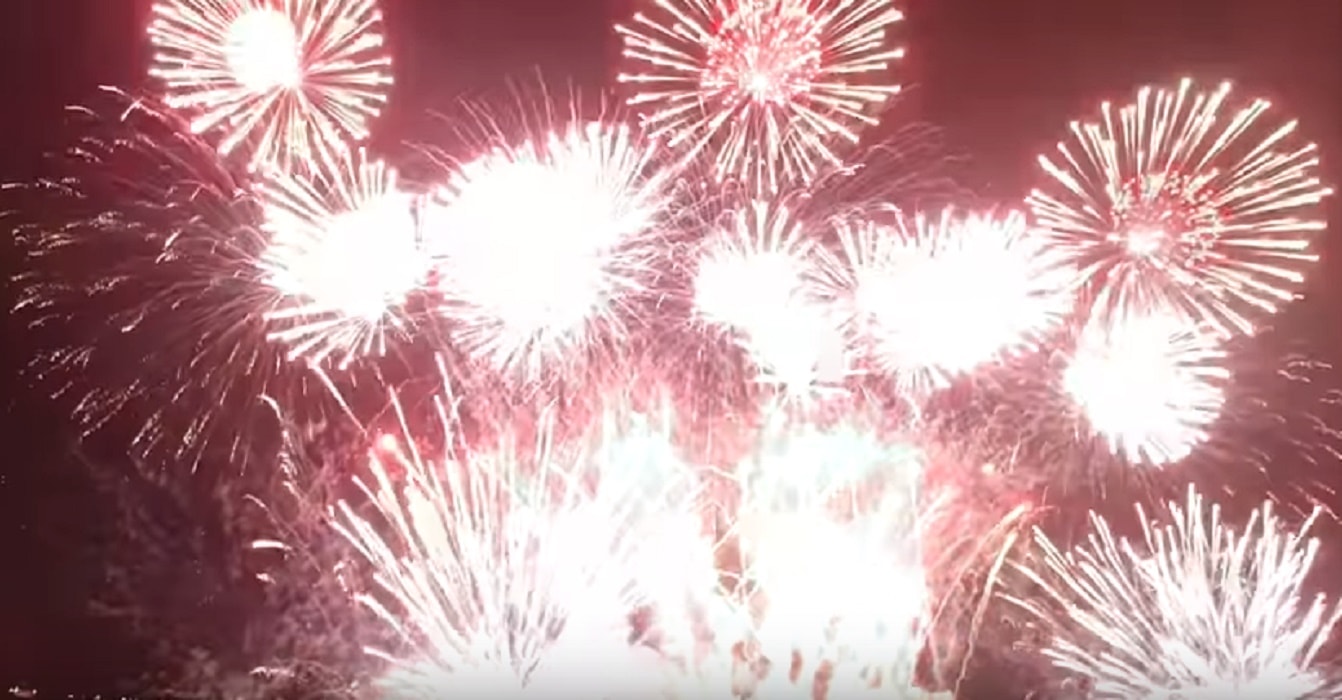 YOUTUBE Lo spettacolo dei fuochi d'artificio, italiani premiati a Manila