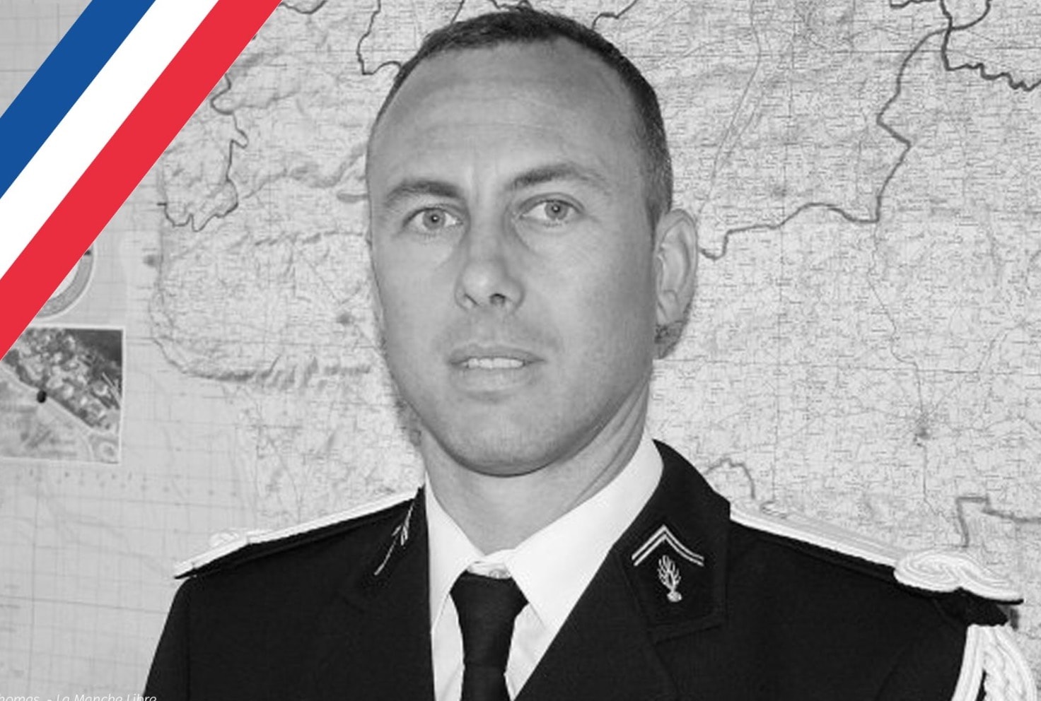 E' morto il gendarme francese Arnaud Beltrame, che si era offerto in cambio di un ostaggio a Trebes