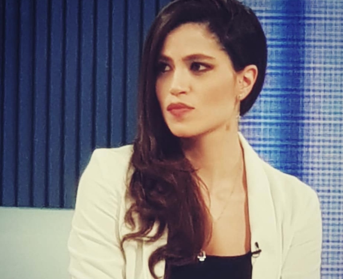 Impazza sul web Veronica Gentili, Veronica Gentili, la telegiornalista palestrata che ha risposto a Sgarbi