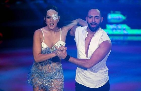 Ballando con le Stelle, Gessica Notaro debutta con una samba. E lo spietato Mariotto si commuove 01