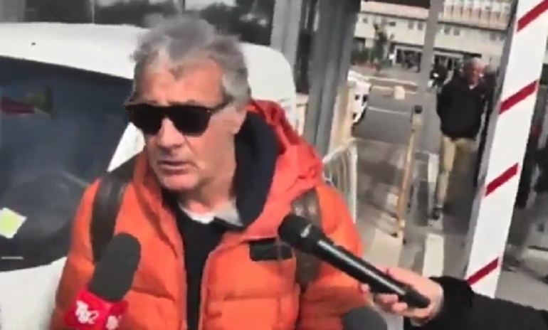 Massimo Giletti all'uscita dell'ospedale Sant'Andrea dove nella notte è morto Fabrizio Frizzi