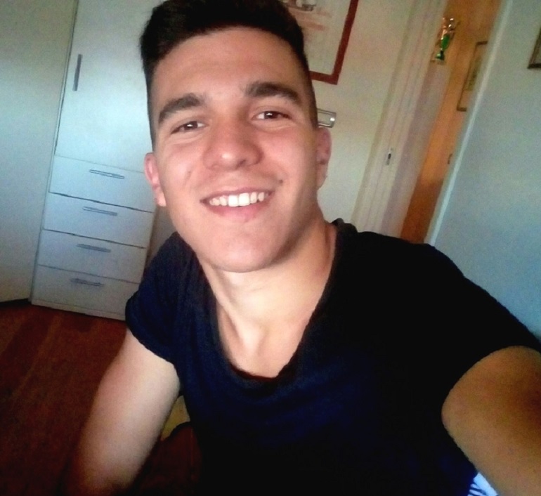 Giovanni Mandas, il ragazzo di venti anni morto nella sua abitazione di Cagliari lunedì per meningite di tipo B