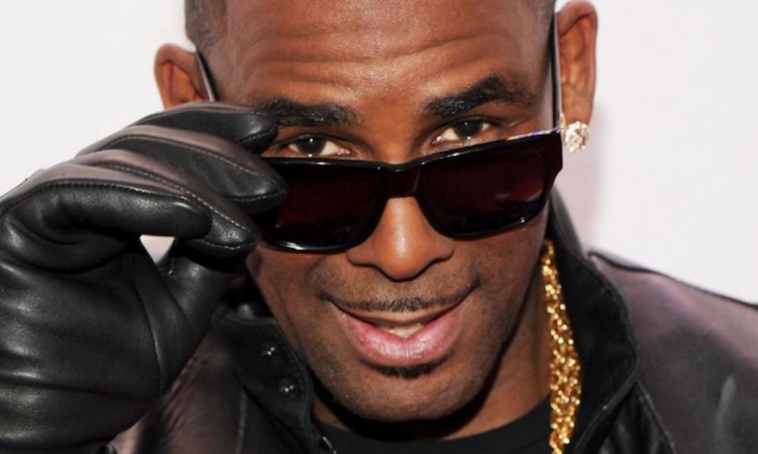 R. Kelly, l'ex fidanzata Kitti Jones: "Ero uno dei suoi animaletti domestici"