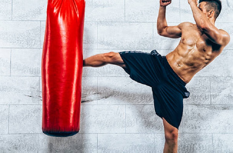 Solesino (Padova), campione di kick boxing messo KO dall'ex suocera