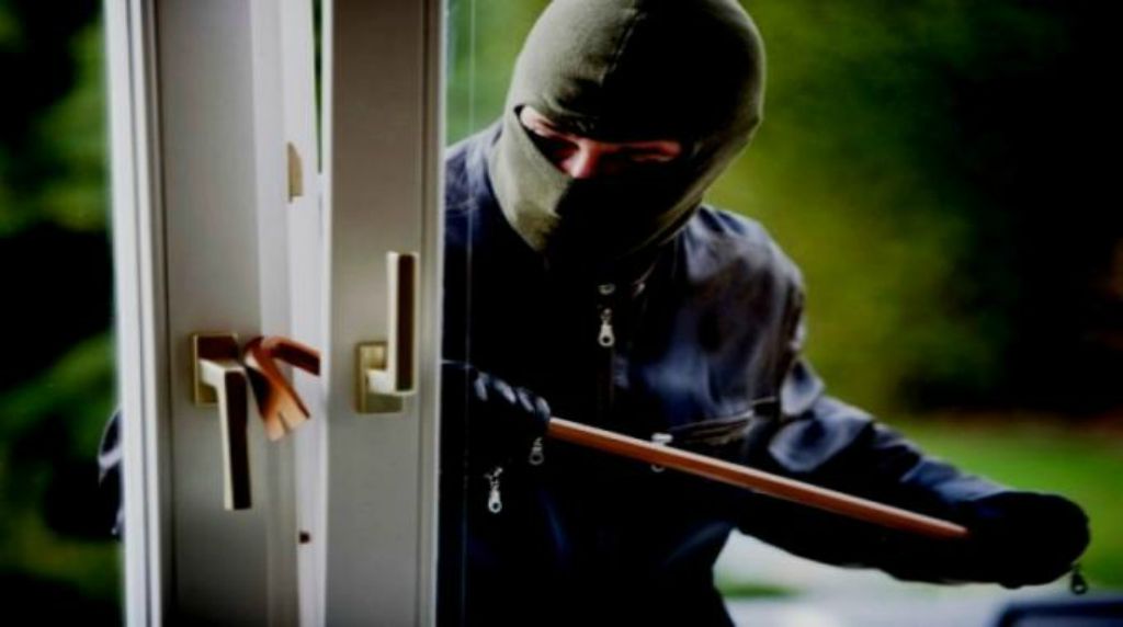 Albanesi, gang di ladri intercettati: "Vieni in italia a rubare, non vi succede nulla"