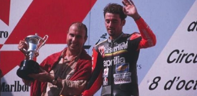 La foto condivisa su Facebook da Max Biaggi