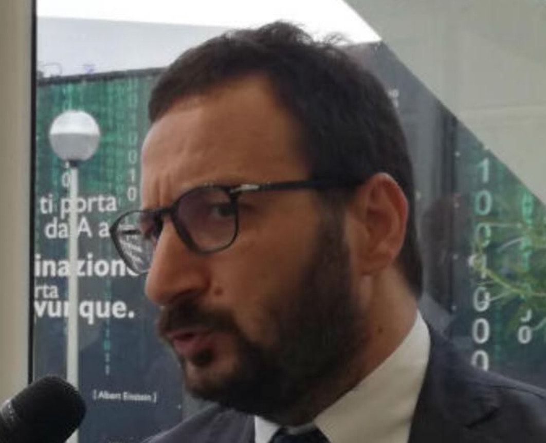 L'assessore pugliese Michele Mazzarano si è dimesso dopo un servizio di Striscia la Notizia su un sospetto voto di scambio