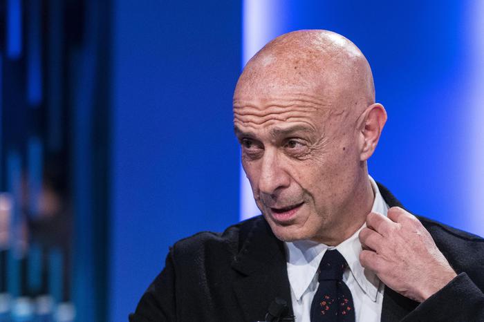 Sale l'allerta terrorismo per Pasqua, e Minniti rafforza i controlli