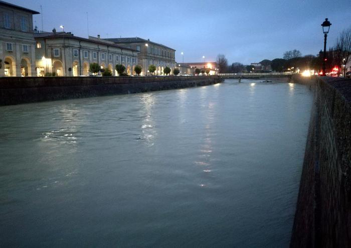 La pioggia spaventa le Marche: fiume Misa a rischio esondazione
