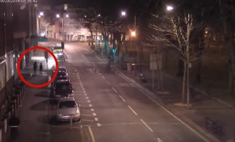 Gran Bretagna: neonato abbandonato in ospedale col cordone ombelicale attaccato