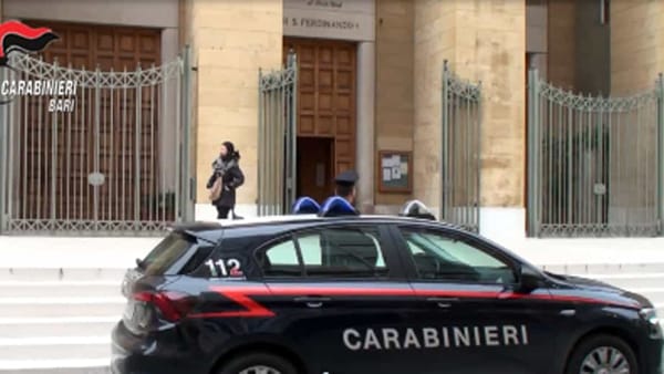 Si finge dell’Isis ed estorce soldi al parroco per 3 anni