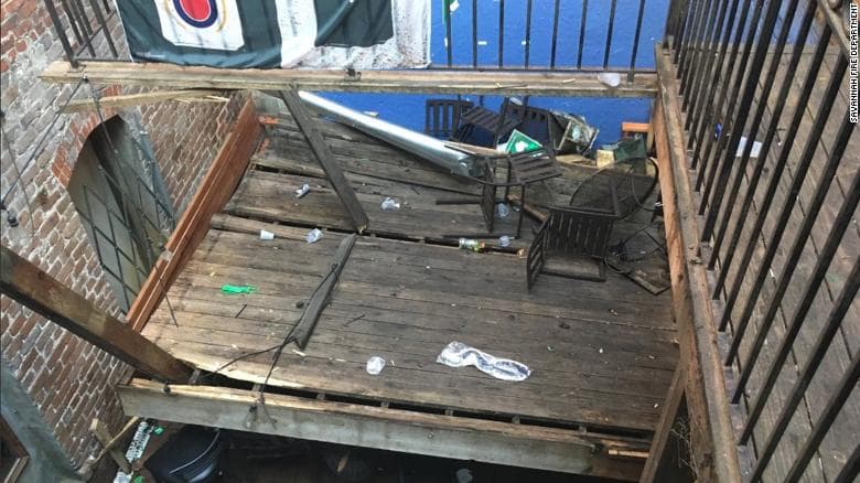 La pedana del bar crollata in Georgia