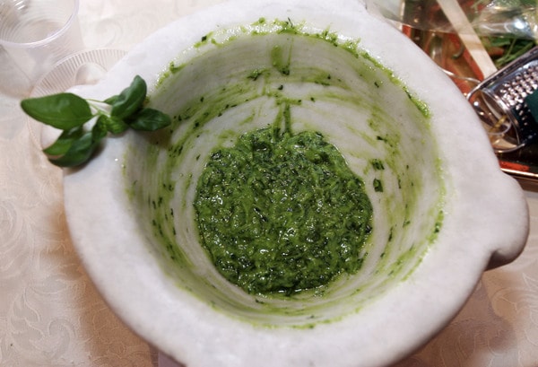 Pesto patrimonio dell'Unesco: la Liguria si mobilita in massa