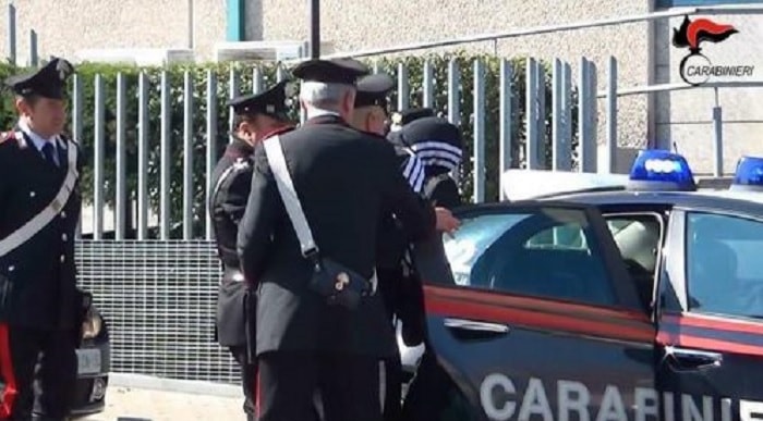 Pescara, rapina in gioielleria