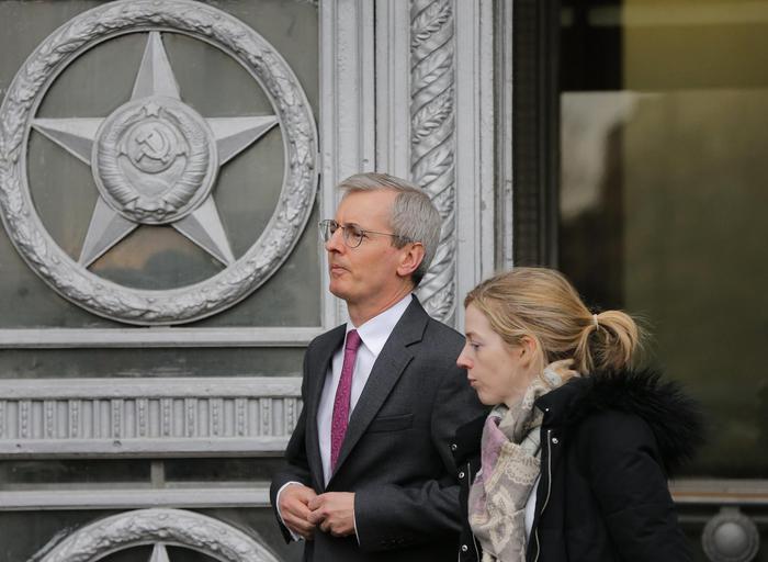 Guerra alle porte? Russia caccia 23 diplomatici britannici. Pari e patta? No, rilancia col British Council