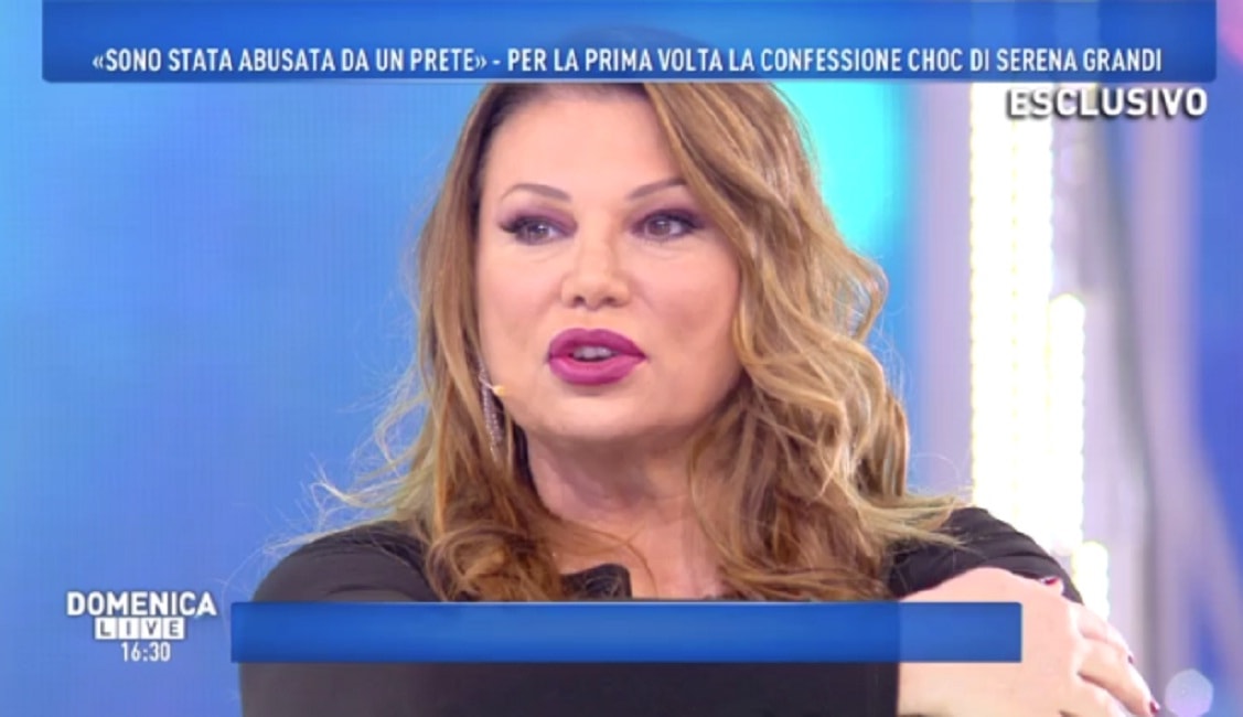 Serena Grandi racconta le molestie subite dal prete