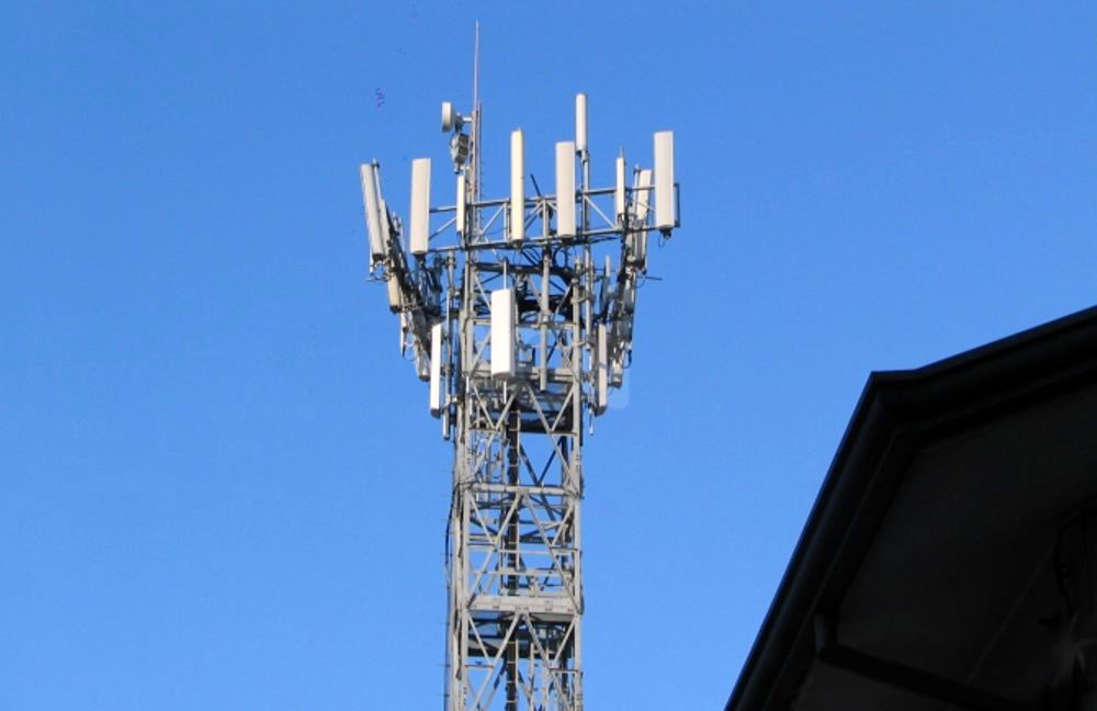 Un operaio è morto a San Godenzo (Firenze) dopo essere caduto da un traliccio Vodafone