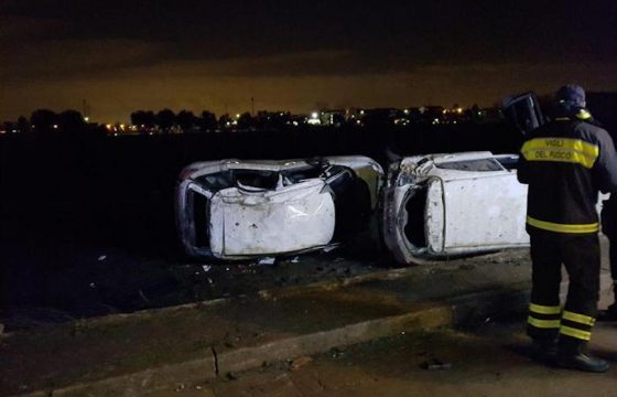 Caserta, tromba d'aria: pali e alberi divelti, auto e roulotte volano via, feriti 04