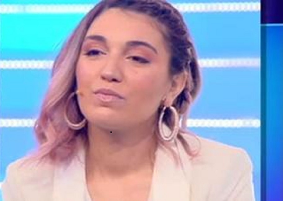 Veronica Satti, la figlia di Bobby Solo: "Soffro di autolesionismo, mi tagliavo le gambe"