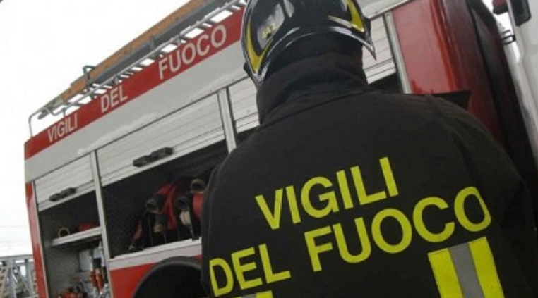 Catania, esplosione dopo una fuga di gas. Coinvolti alcuni vigili del fuoco
