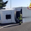 Incidente A4, Tir si ribalta: 2 feriti e code per 10 km04