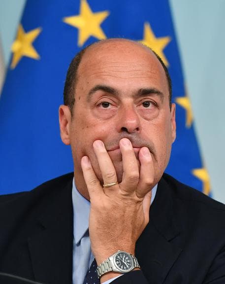Nicola Zingaretti rompe gli indugi: "Correrò alle primarie. Il Pd stia all'opposizione"