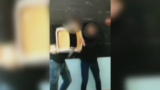 lecce bullismo scuola