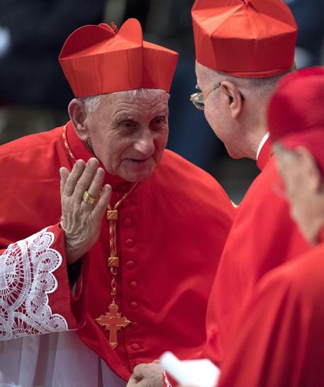 Ernest Simoni, cardinale esorcista: "Contro Satana castità virtù più potente"