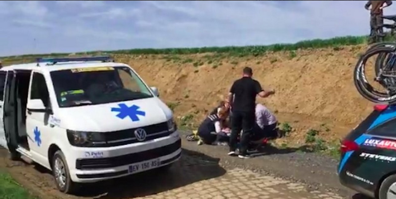 Michael Goolaerts, arresto cardiaco per il ciclista alla Parigi-Roubaix