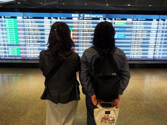 Air China, in Cina atterraggio d'emergenza: un passeggero ha tentato di prendere una hostess in ostaggio