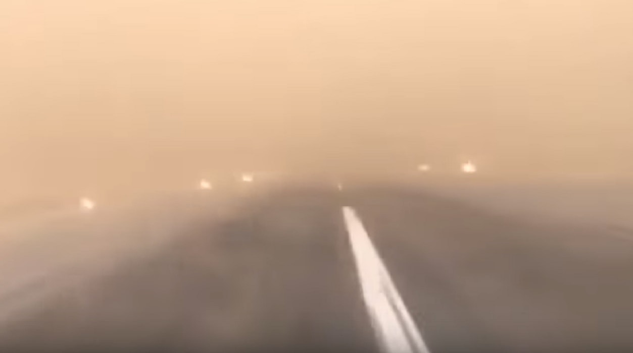 Arabia saudita atterraggio tempesta sabbia