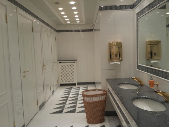 Meglio i tovaglioli degli asciugamani elettrici