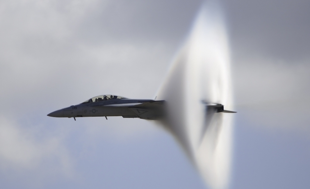 Boati in Cilento: 2 caccia rompono muro del suono, gente in strada teme terremoto