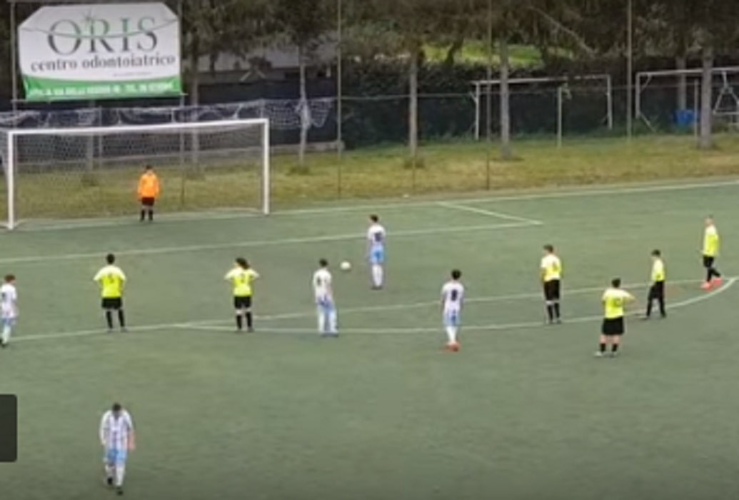 rigore fuori ragazzino 13 anni aprilia