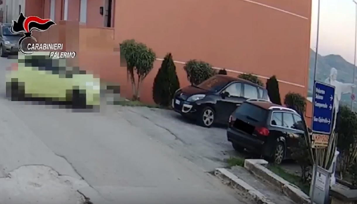 palermo tampona auto cvarabinieri