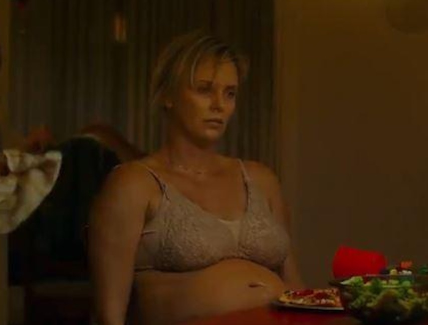 Charlize Theron ingrassata 23 kg per il film Tully: "Così sono caduta in depressione"