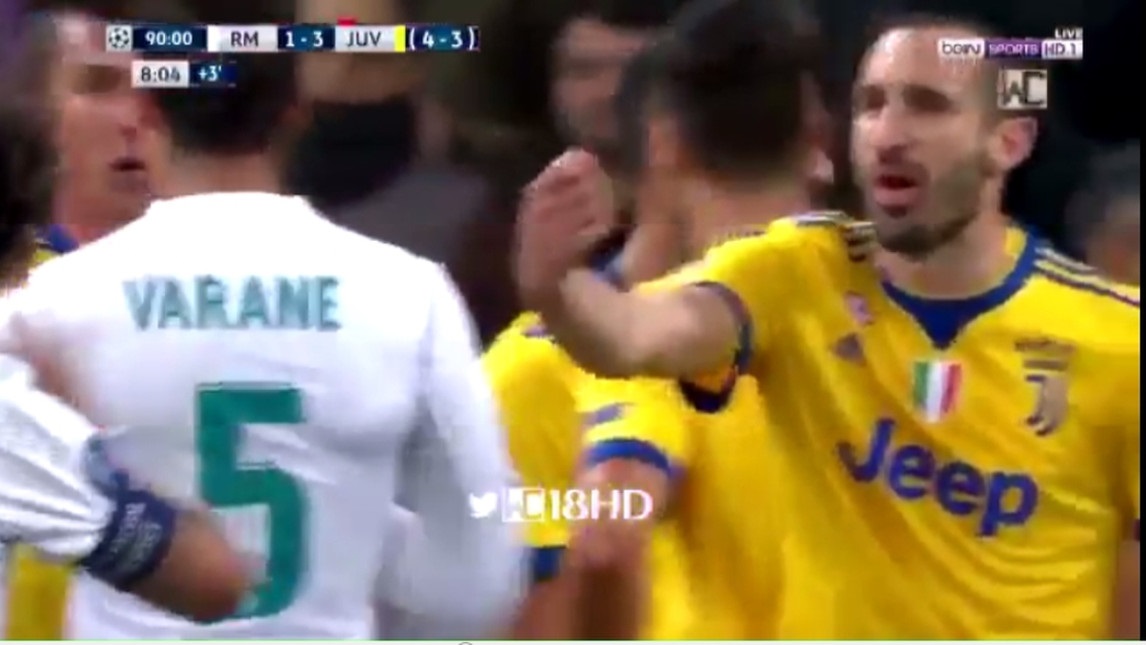 YOUTUBE Real Madrid-Juventus, Chiellini furioso con Varane: "You pay, you pay"