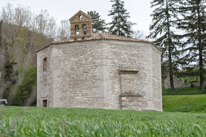 Il terremoto di oggi ha distrutto il campanile della chiesa di Muccia