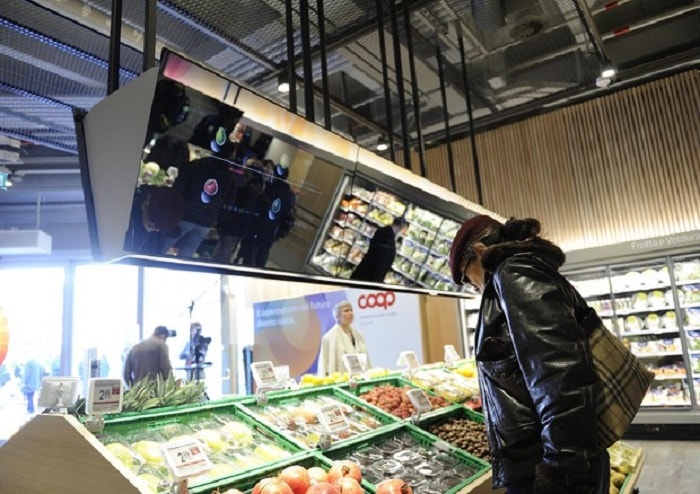 Reggio Emilia: nigeriano non vuole pagare la busta della spesa e prende a morsi le guardie giurate