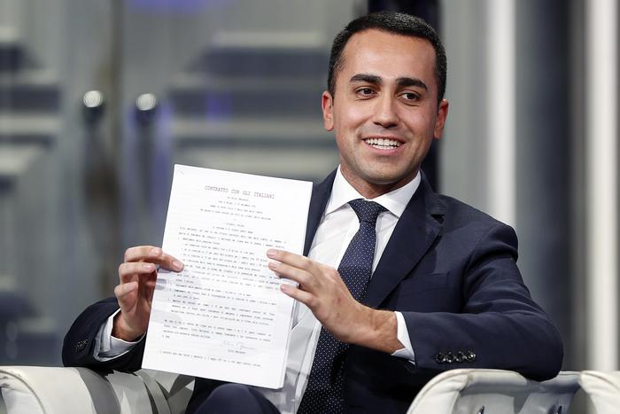 Reddito di cittadinanza dalla Finlandia a M5s, il contratto di Di Maio