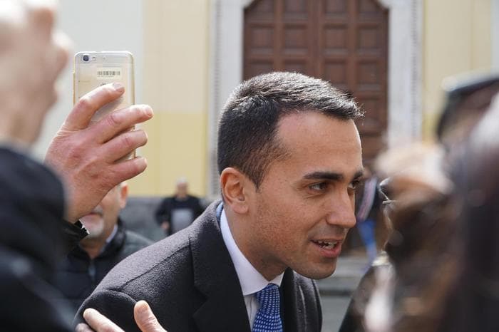 Di Maio bifronte: "Cdp diventi banca pubblica investimenti". Ma poi sul lavoro: "No a carrozzoni"