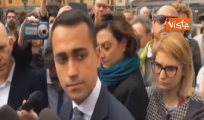 YOUTUBE Di Maio a Salvini: "L'ammucchiata con Berlusconi non la facciamo"