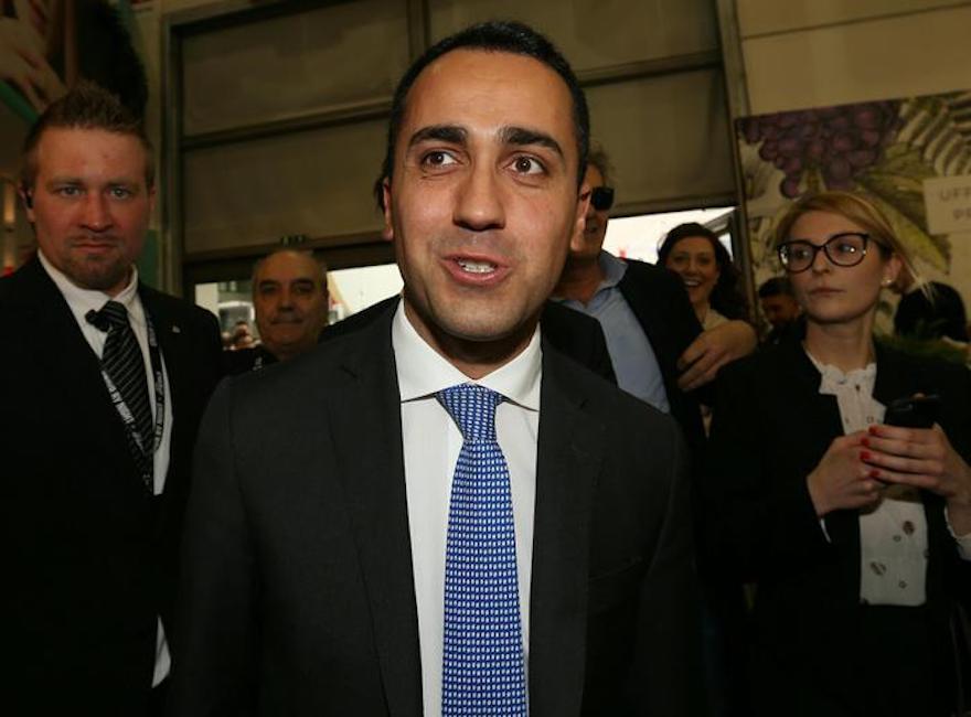 YOUTUBE Di Maio al Vinitaly accolto dal coro: "Luigi, paga da bere!"