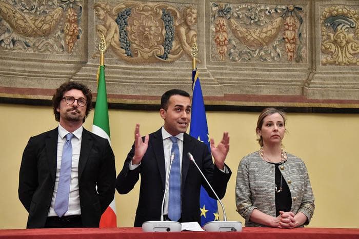 Governo, consultazioni finite. Di Maio: "O accordo col Pd o voto". Martina: "Progressi, ma decidiamo in direzione"