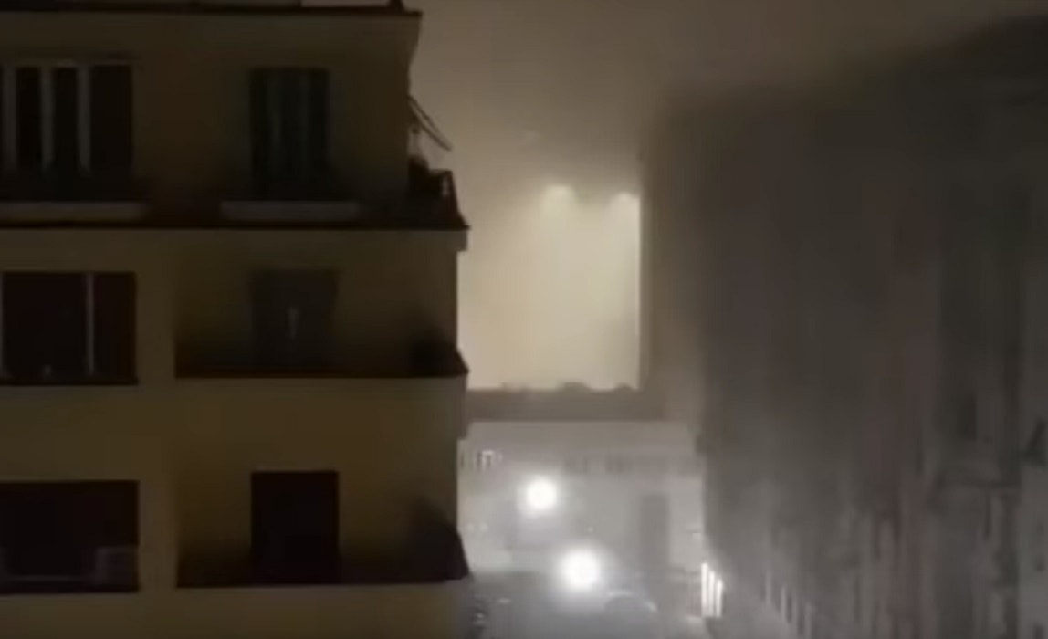 nube sale dal mare a Genova